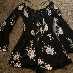 Kendall&Kylie Small, floral long sleeved romper.